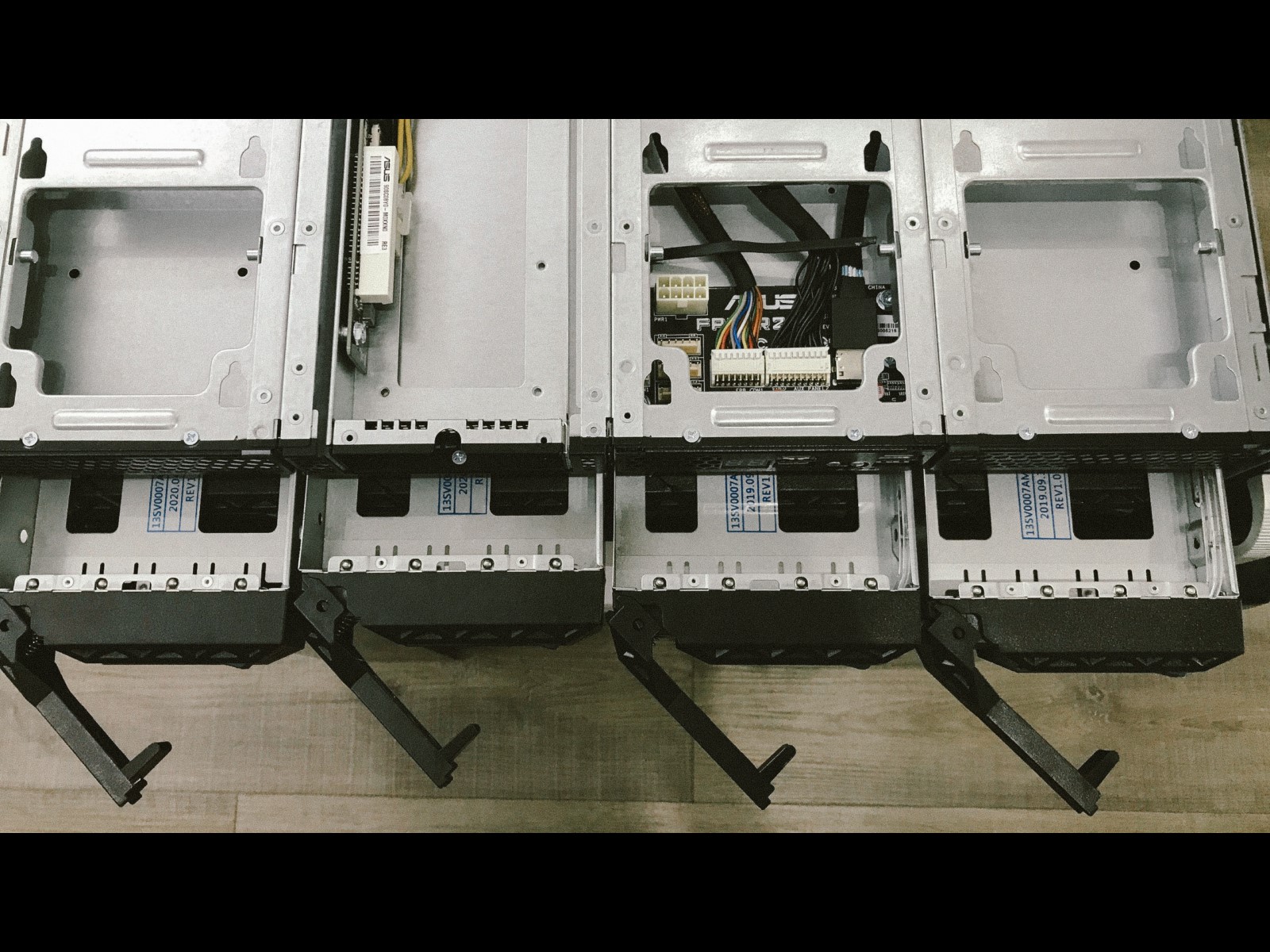 Server-Asus-overview_HDD-serverhub